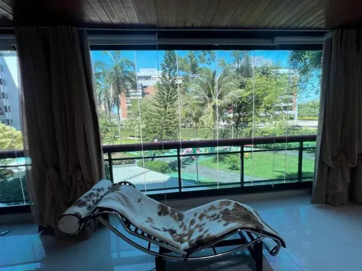 Apartment with 4 bedrooms and a glassed-in balcony — photo 12