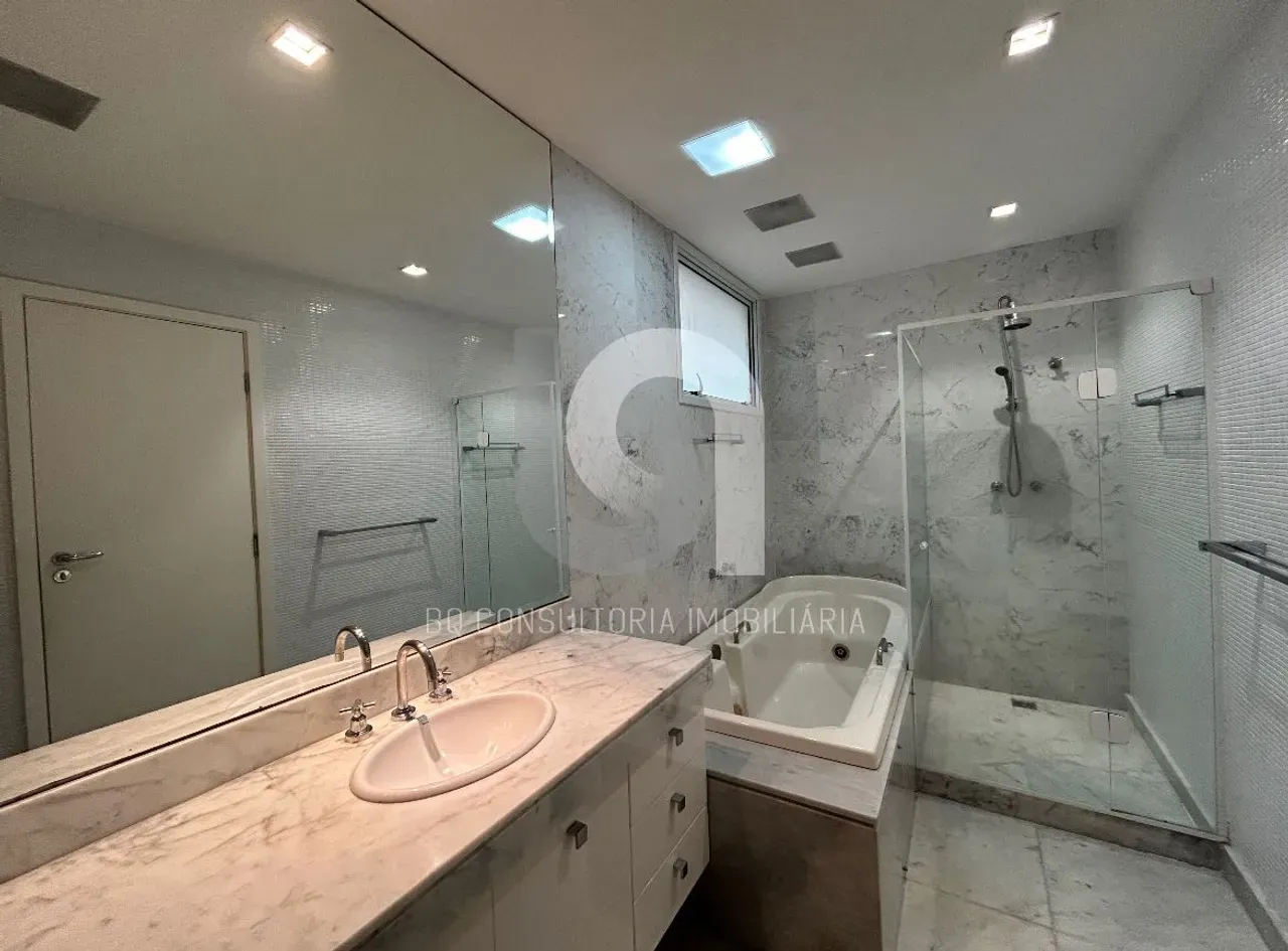 Furnished 580 m² apartment with 4 bedrooms and 5 bathrooms — photo 21