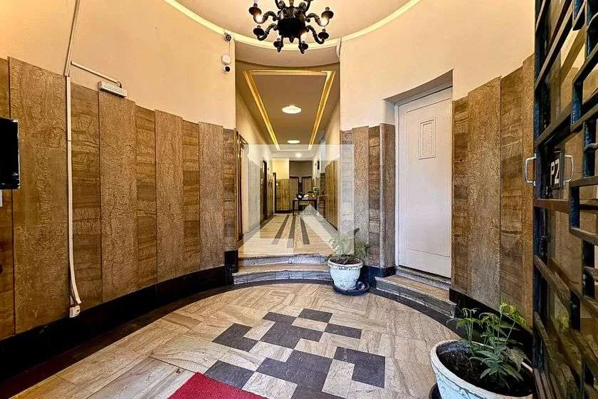 Wood or laminate floors in a one-bedroom apartment, 45 m² — photo 9