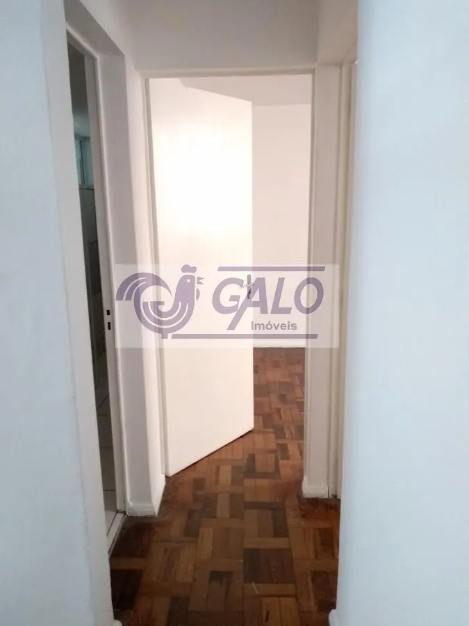 Apartamento com piso de madeira ou laminado, Portão — photo 13