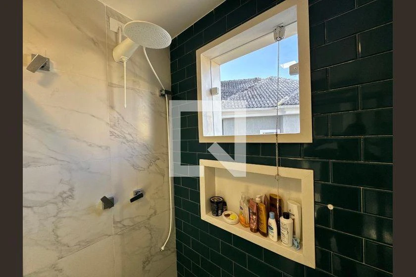 Casa para alugar com 6 quartos e 297 m², cozinha integrada — photo 7