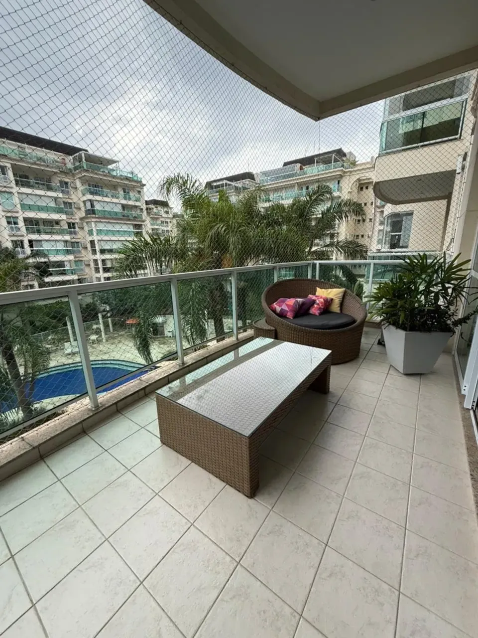Furnished 1-bedroom apartment with 2 bathrooms — photo 20