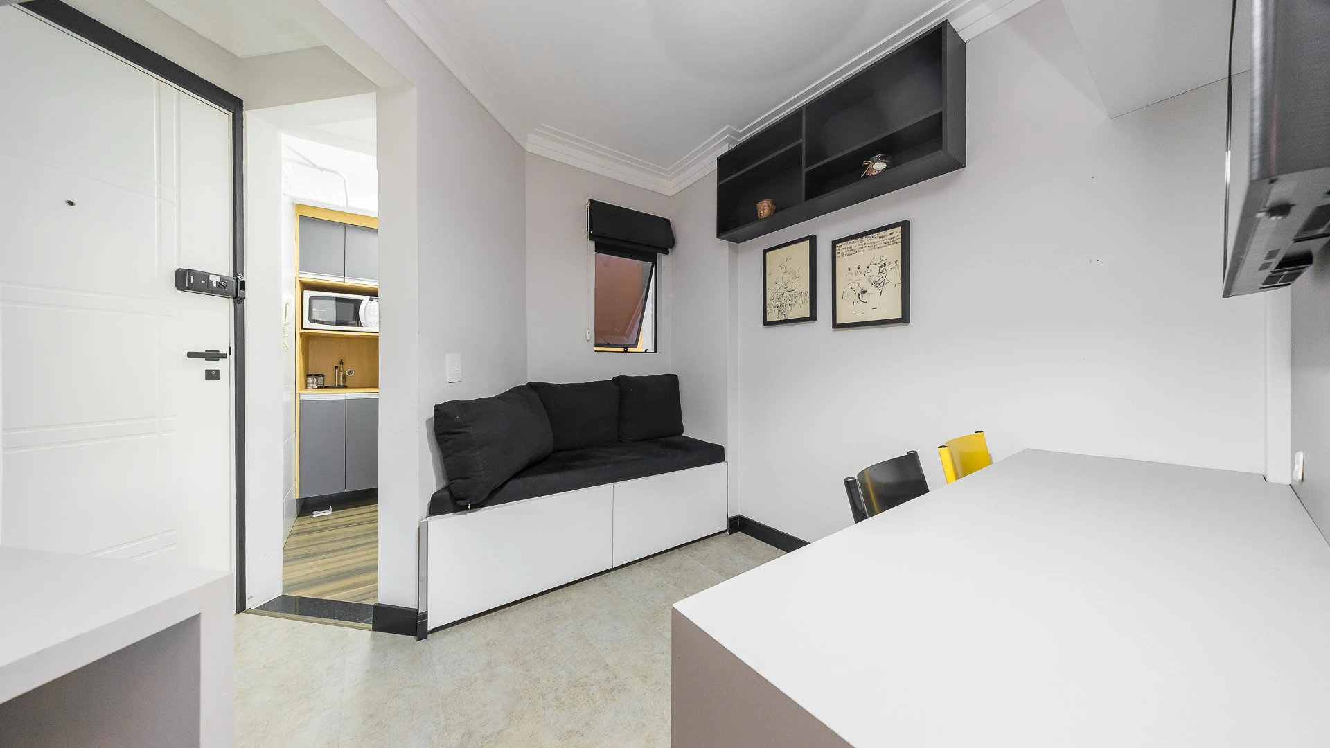 Apartamento de 1 quarto e 1 banheiro com cozinha aberta — photo 4