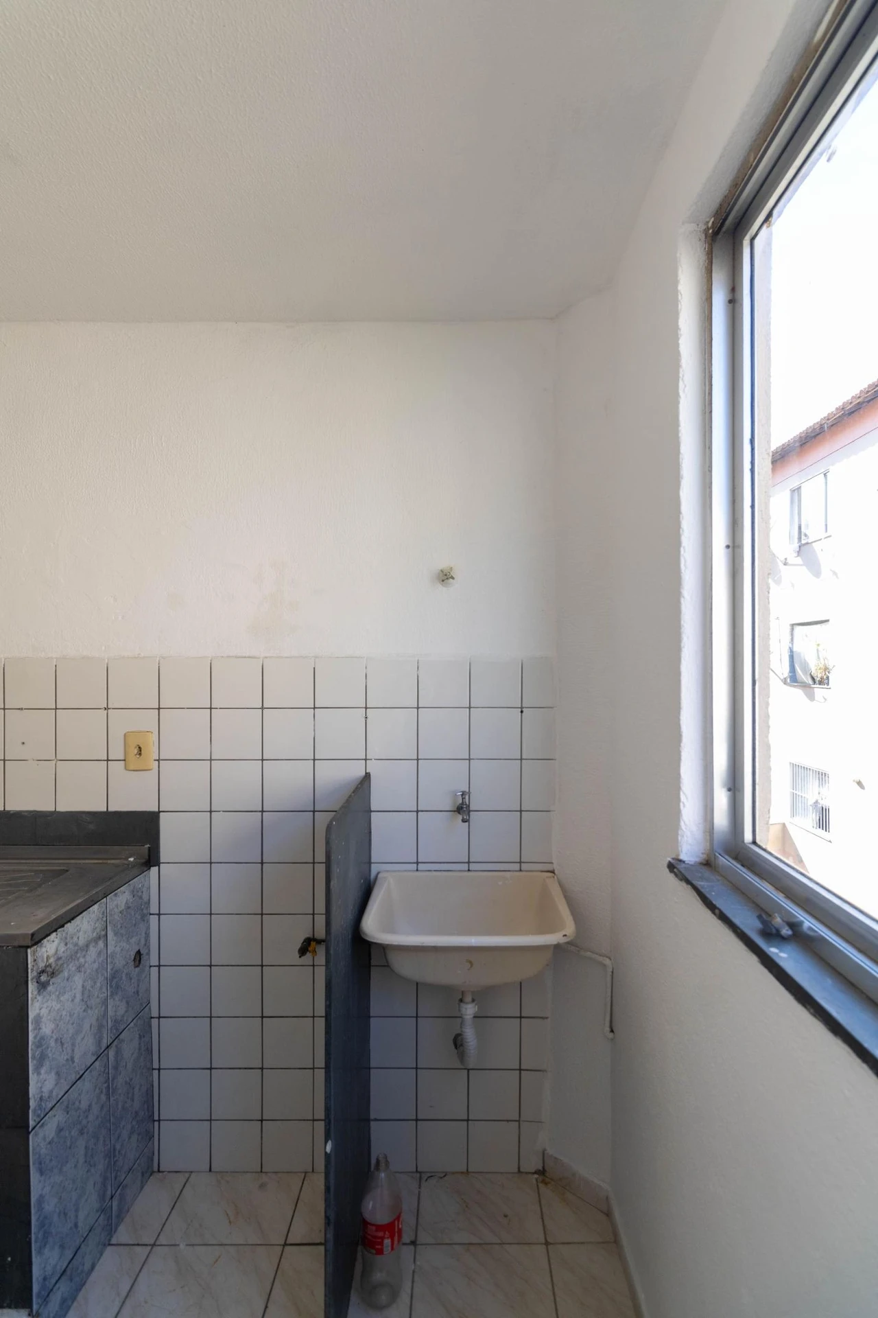 Пустая квартира с 2 спальнями и отдельной кухней — photo 16