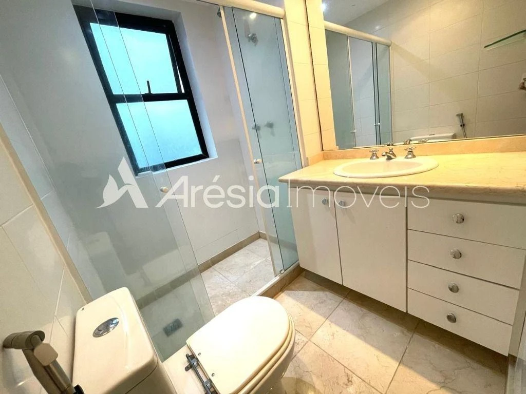 2-bedroom apartment in a building with a pool — photo 14