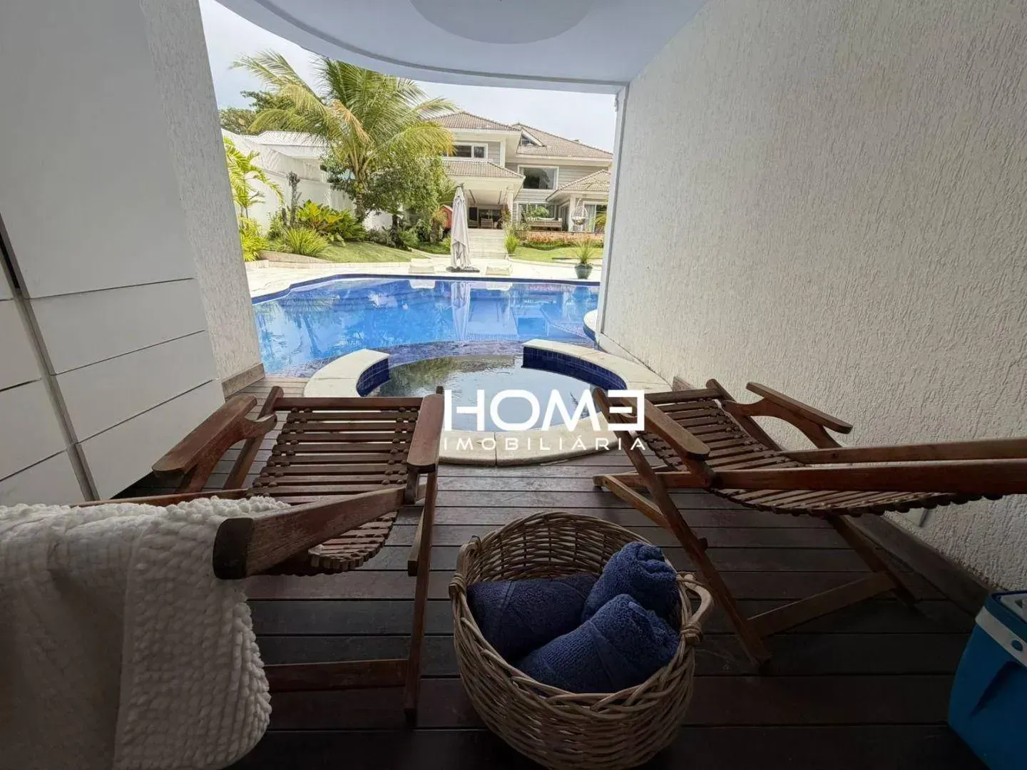 Furnished house with 6 en-suite bedrooms and barbecue — photo 71
