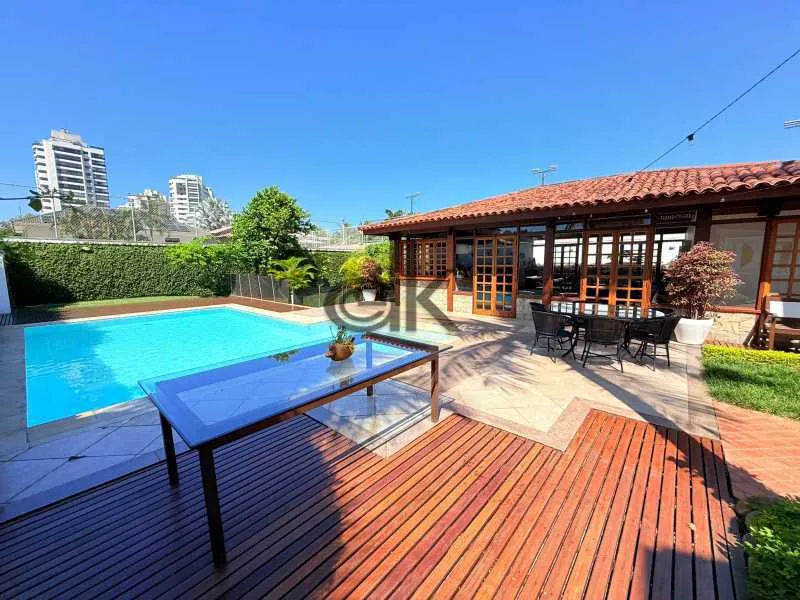Casa com 5 dormitórios e pet permitido — photo 7