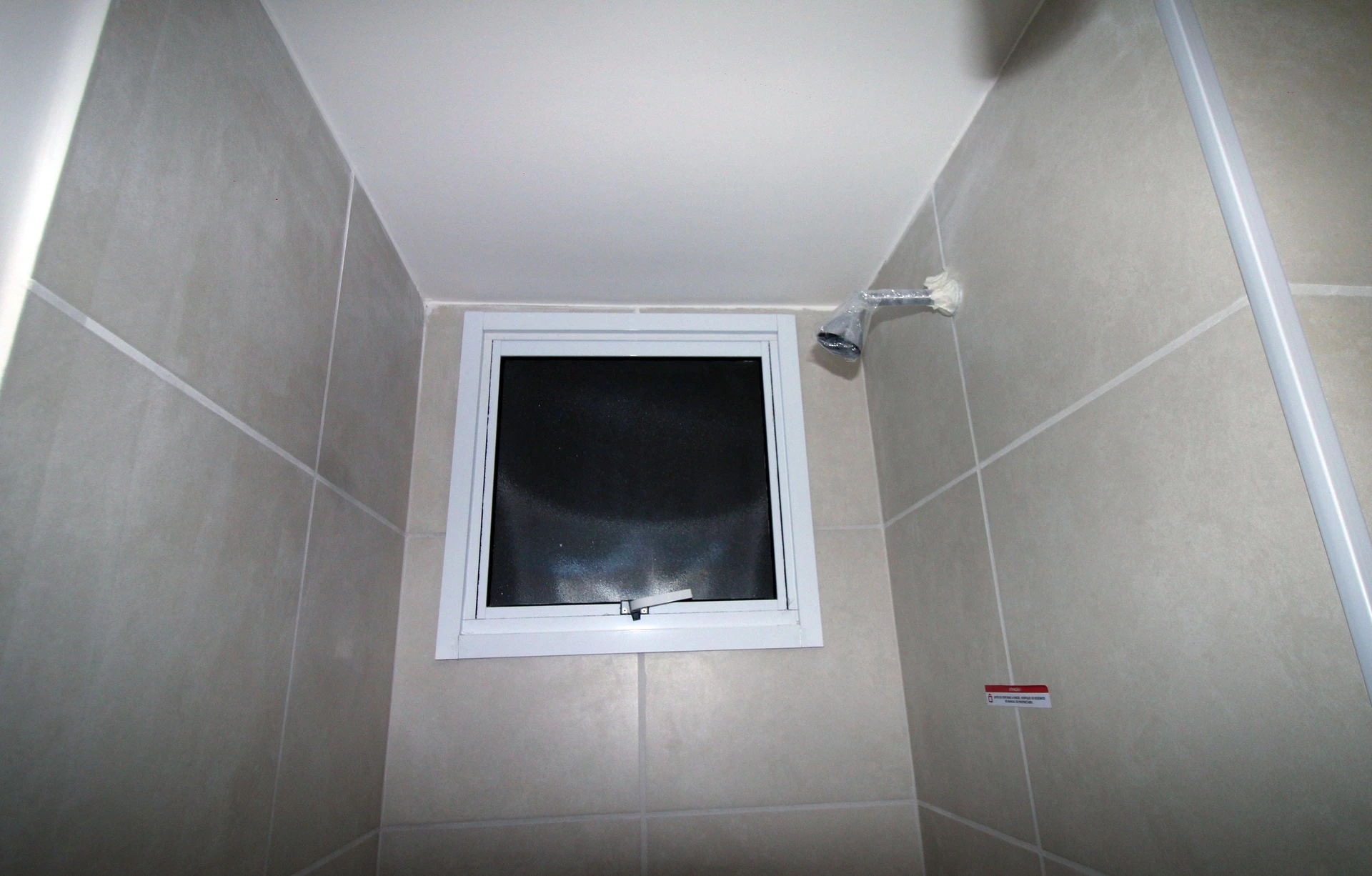2-bedroom apartment in a building with a gym — photo 23