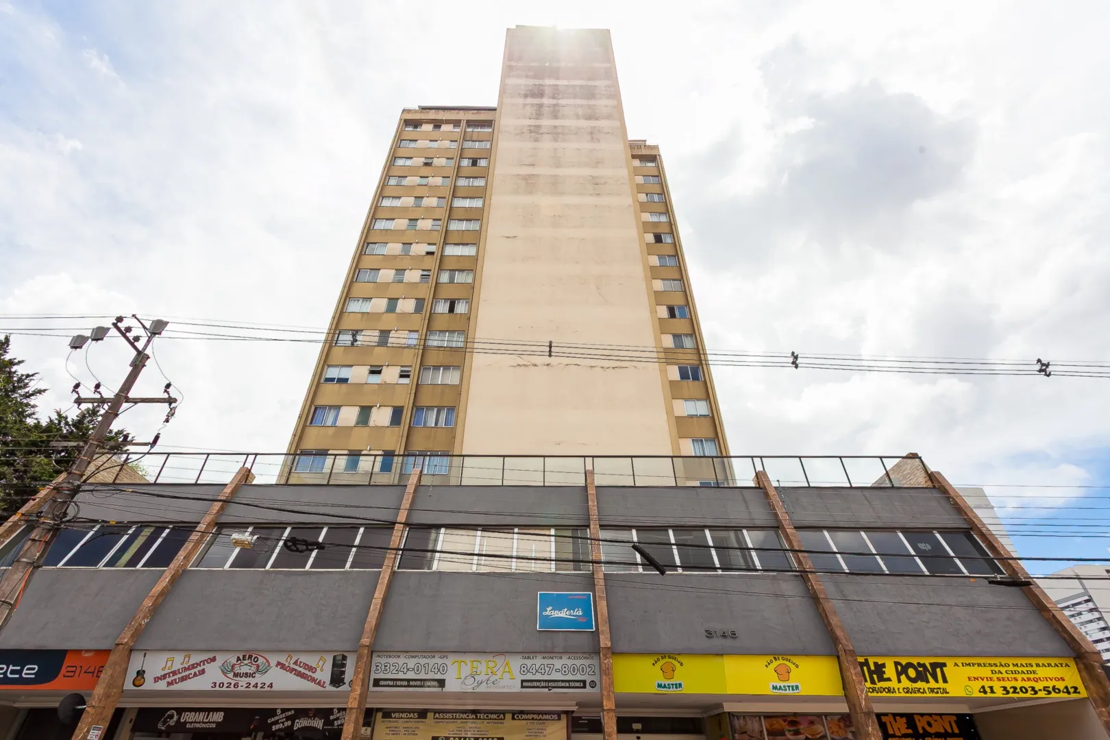 Дерев'яна підлога або ламінат та 1 спальня: квартира 44 м² — photo 32
