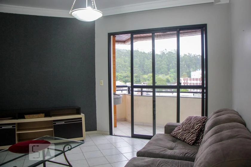 Furnished 3-bedroom apartment with 1 en-suite and balcony
