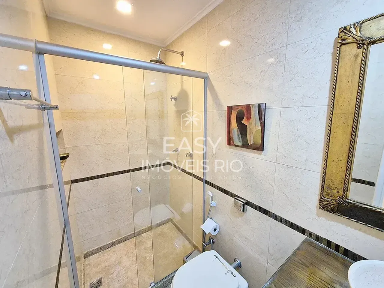 Apartamento com 2 quartos e 3 banheiros — photo 2