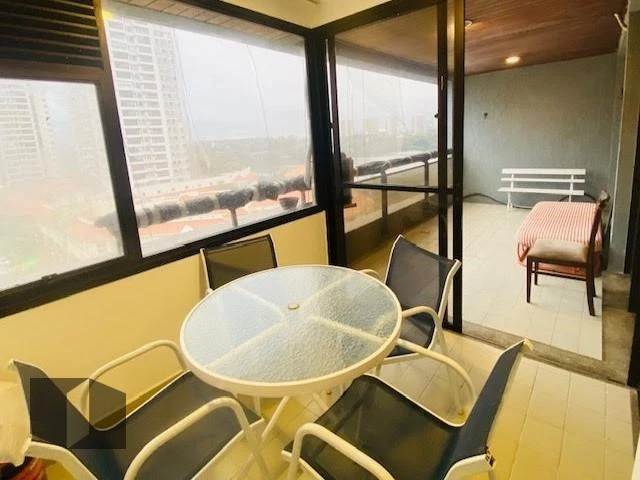 Departamento amueblado, 67 m², con balcón cerrado con vidrio
