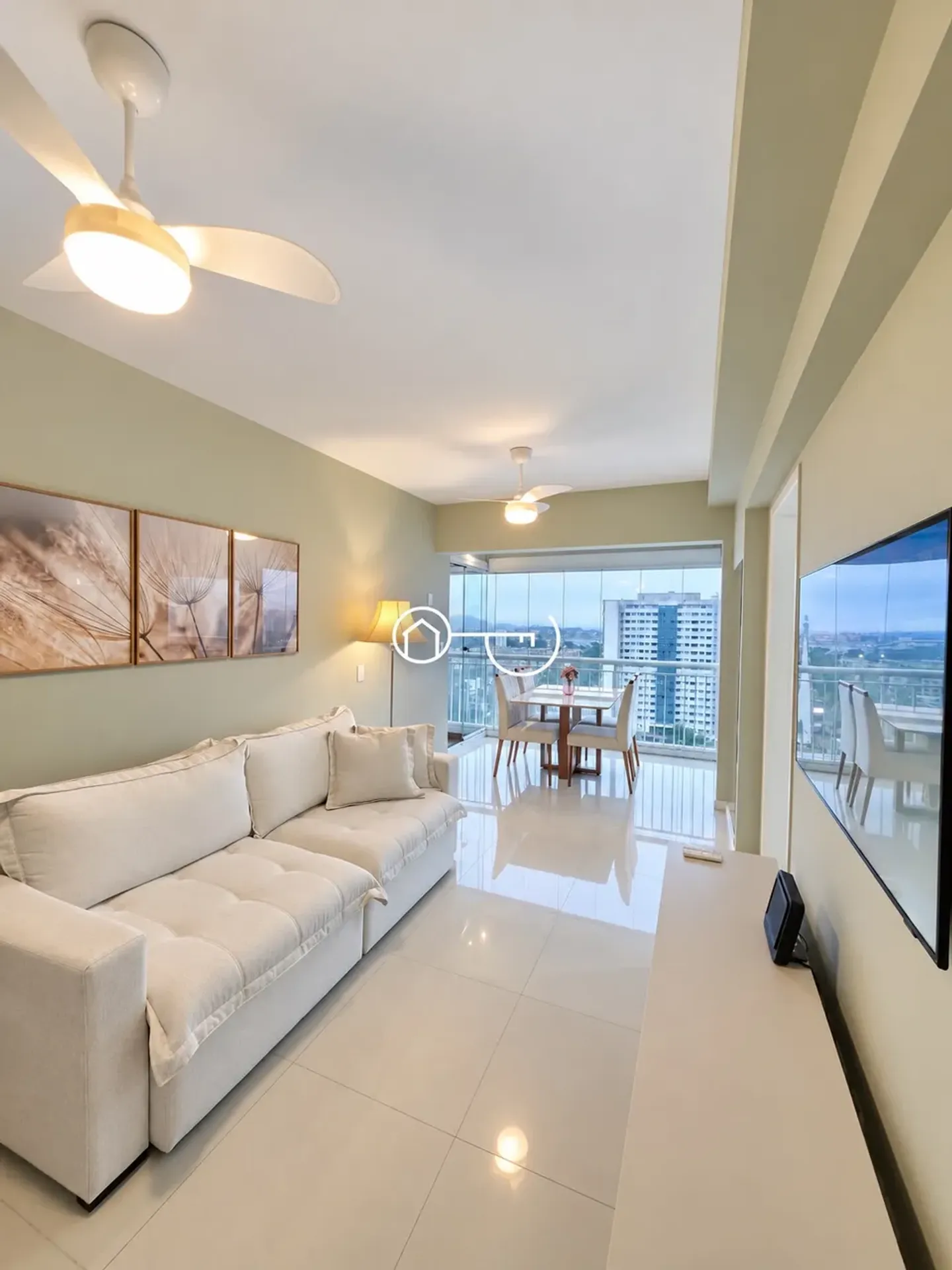 Glass-enclosed balcony in a 2-bedroom apartment, 62 m² — photo 7