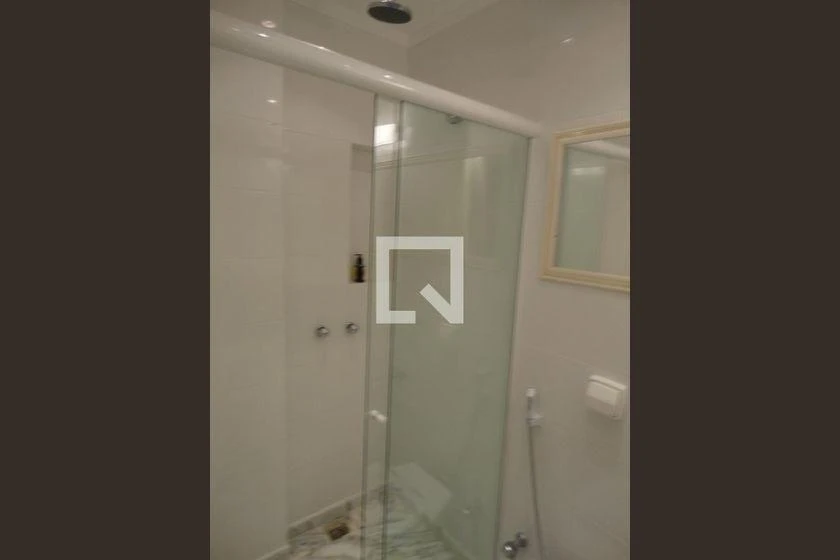 Furnished apartment with 4 bedrooms and 120 m² — photo 44