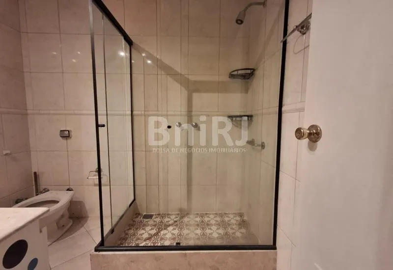 1 quarto e piso de madeira ou laminado: apartamento de 70 m² — photo 22