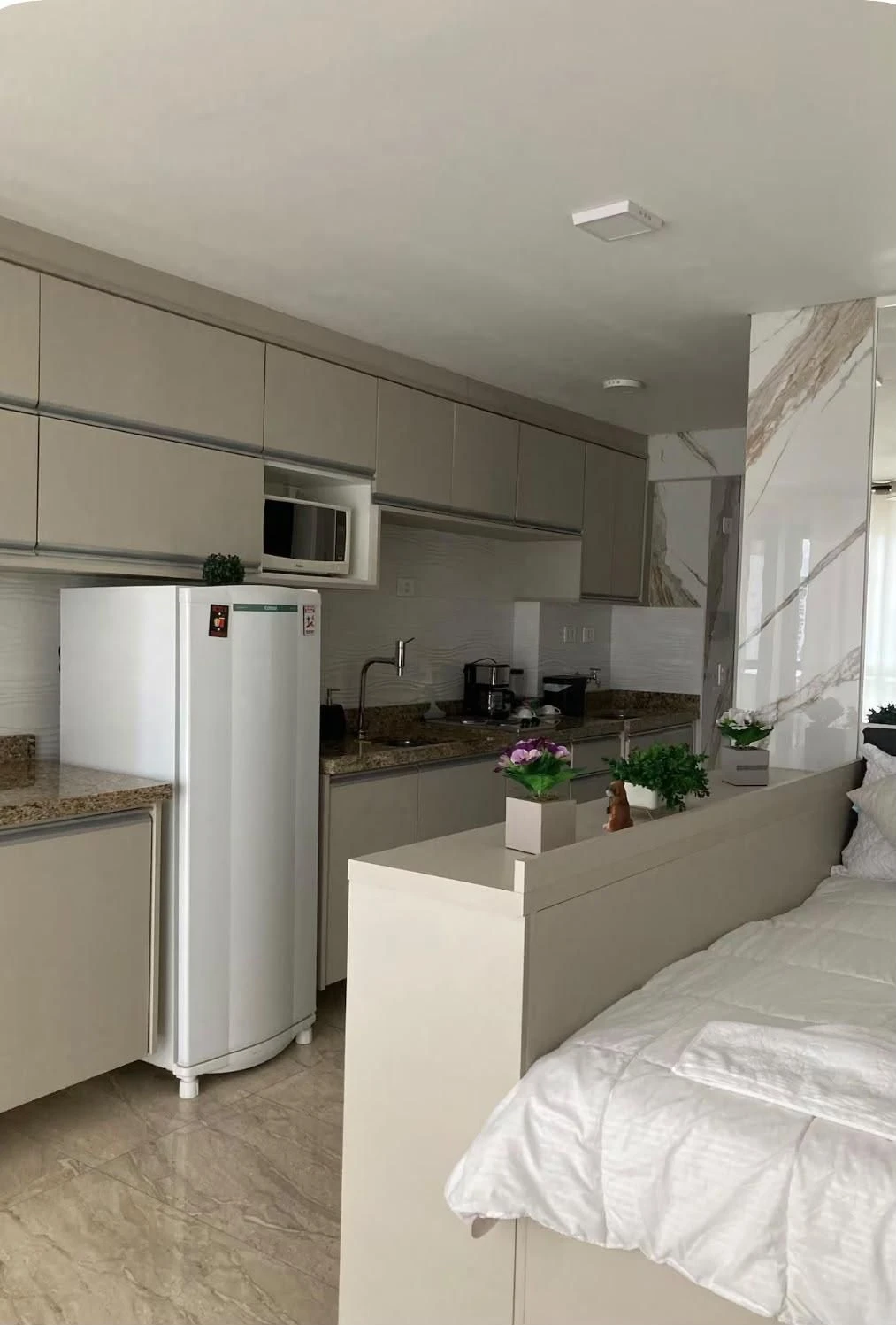 Furnished 29 m² studio in Curitiba — photo 2