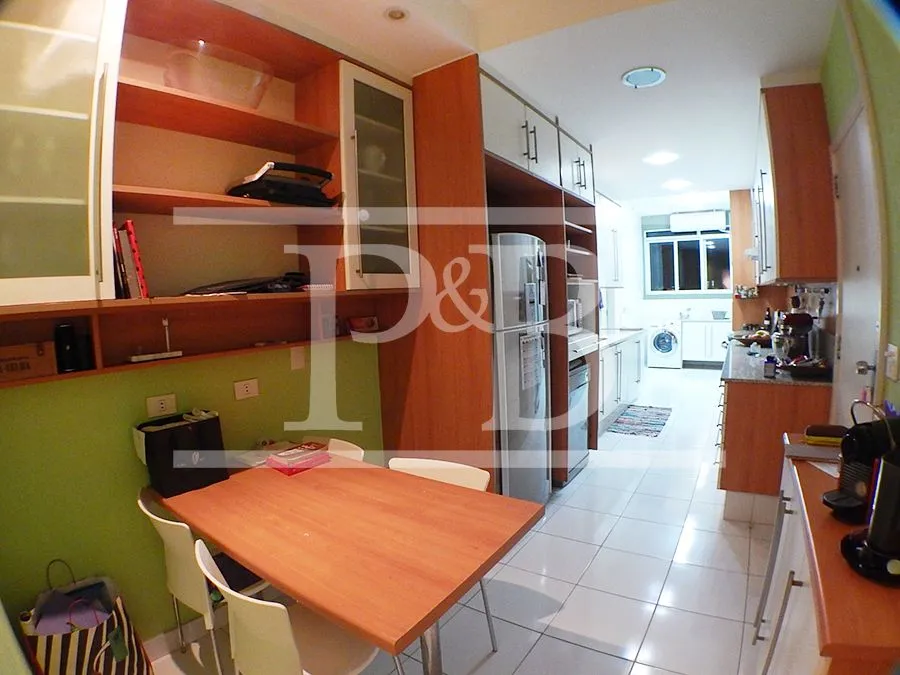 Apartamento de 3 dormitórios com 215 m² e 3 vagas — photo 22