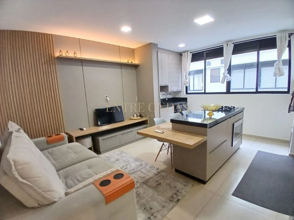 92 m² apartment with a home office and a walk-in closet