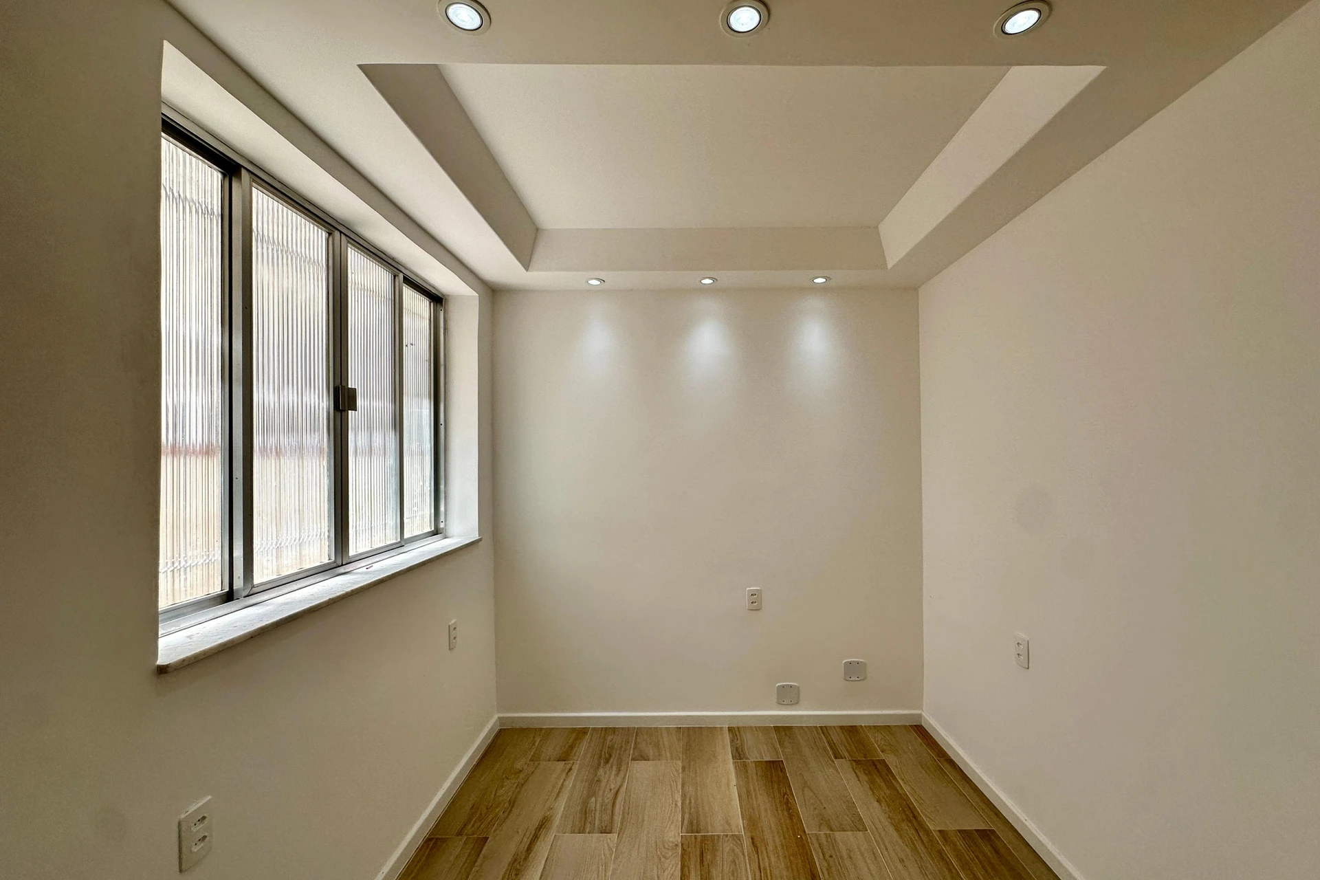 2-bedroom rental apartment with 1 total bathroom — photo 7
