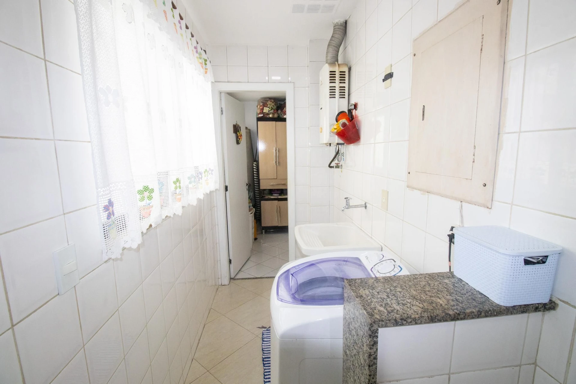 Furnished apartment with 3 bedrooms and a balcony — photo 49
