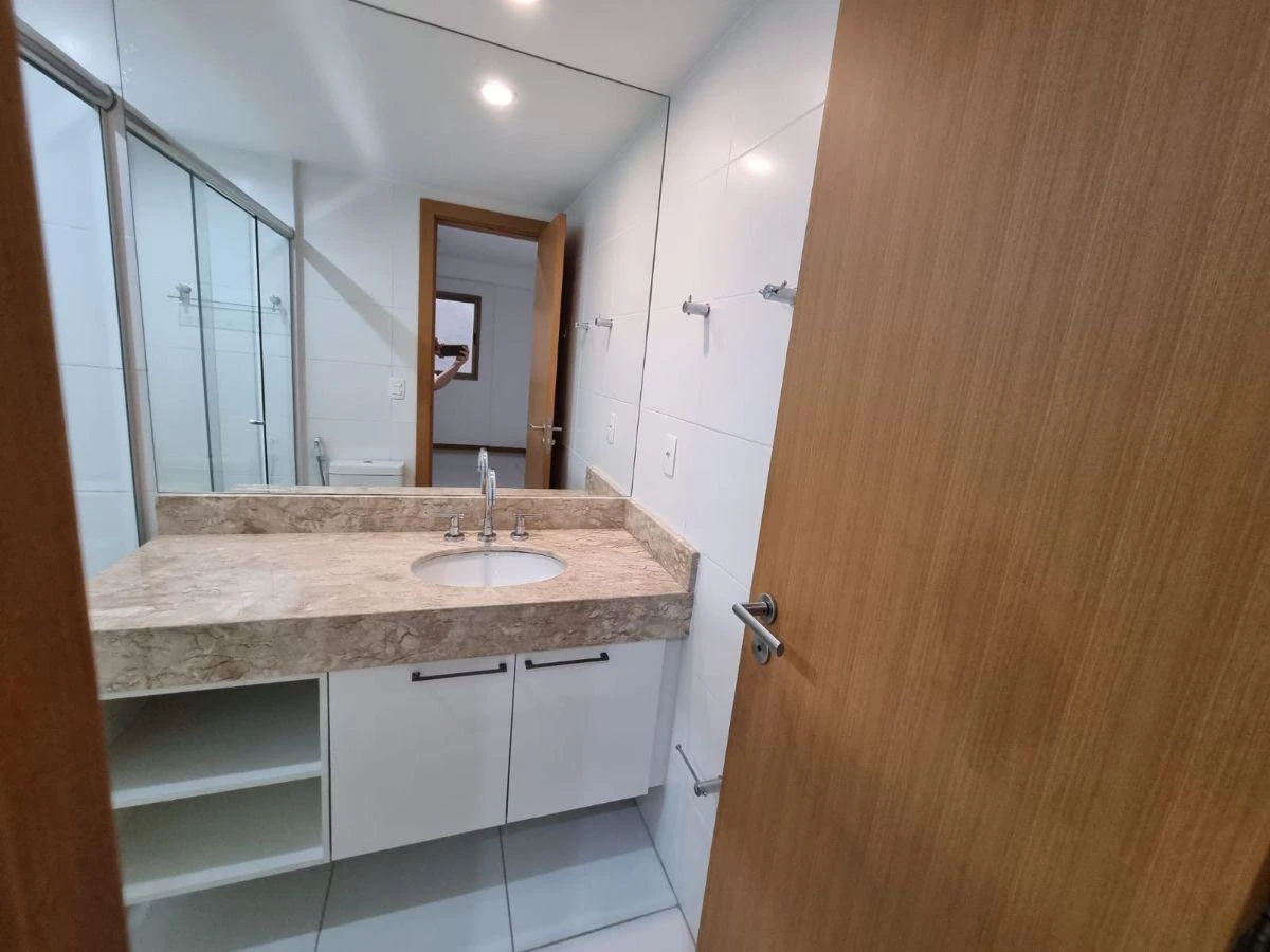 4-bedroom apartment in a building with a sauna — photo 9