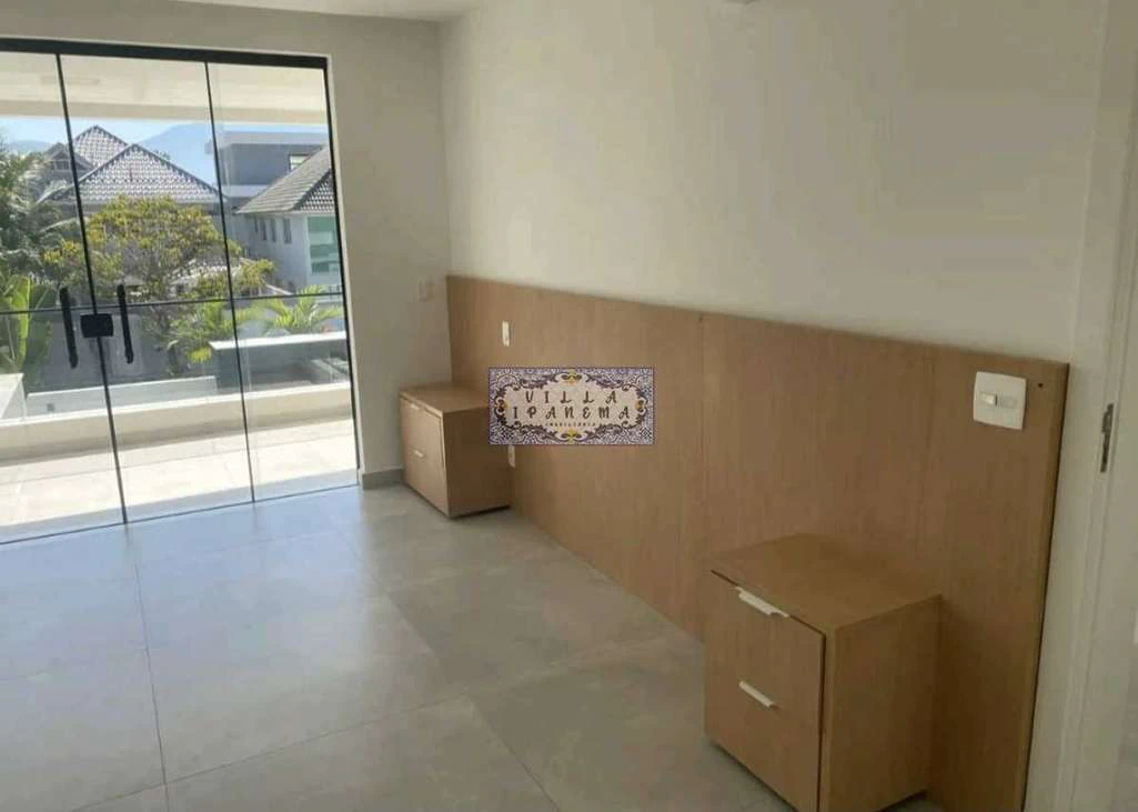 515 m² house with 5 en-suite bedrooms and 2 parking spots — photo 13