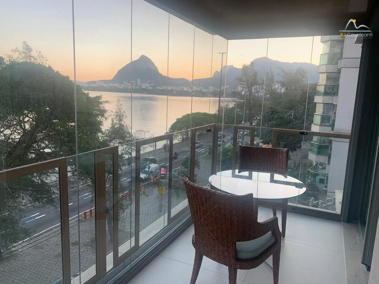 2-bedroom apartment with 3 bathrooms and 2 parking spaces — photo 31