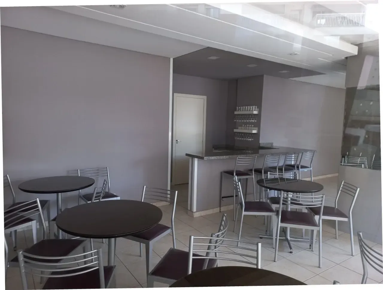 Furnished 3-bedroom apartment with 68 m² — photo 2