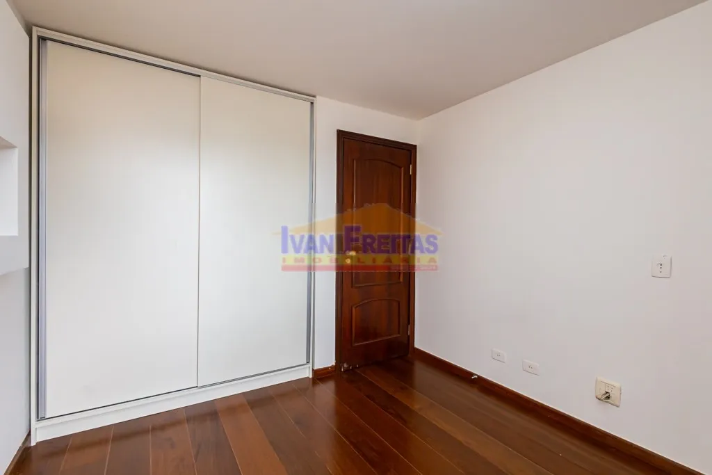 House with 5 bedrooms and balcony, plus 5 parking spots — photo 42