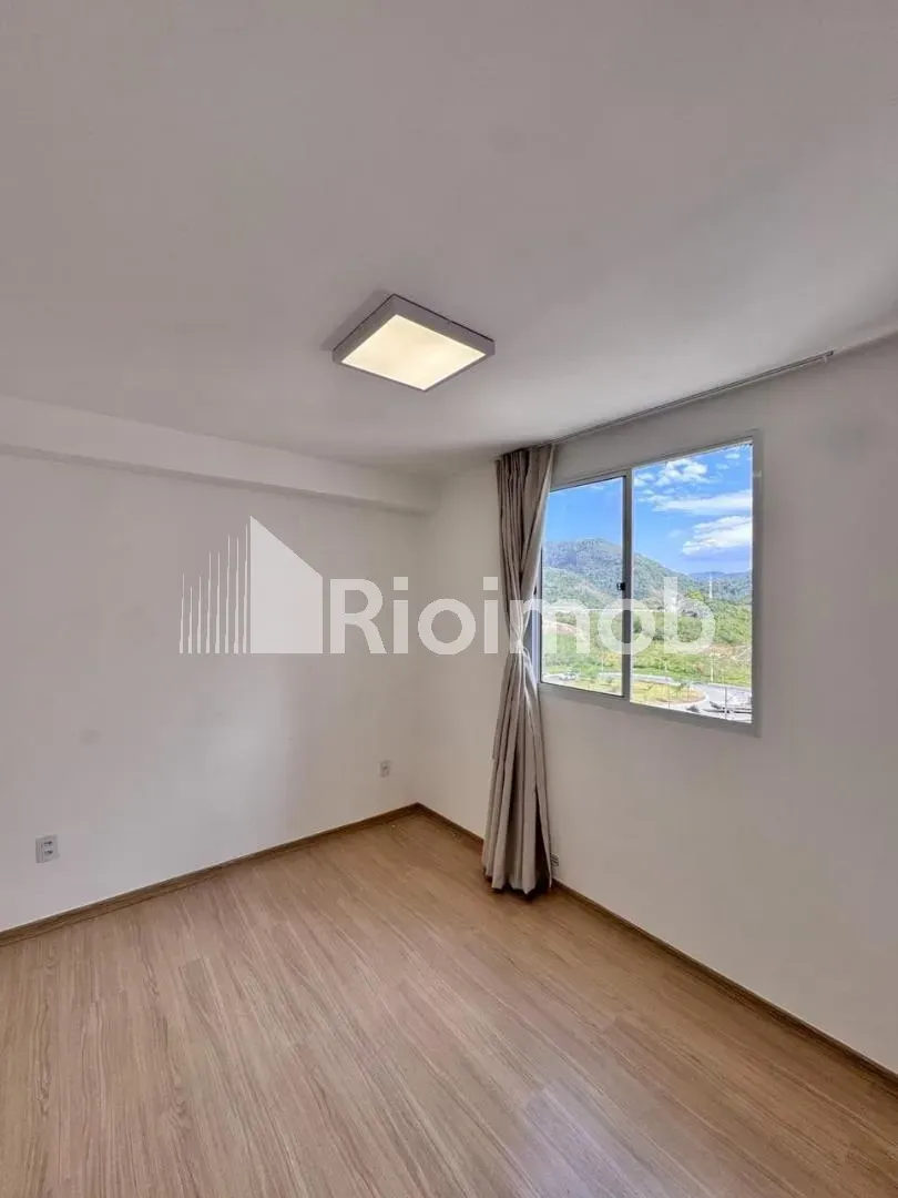 2-bedroom apartment with 1 en-suite and mountain views — photo 11