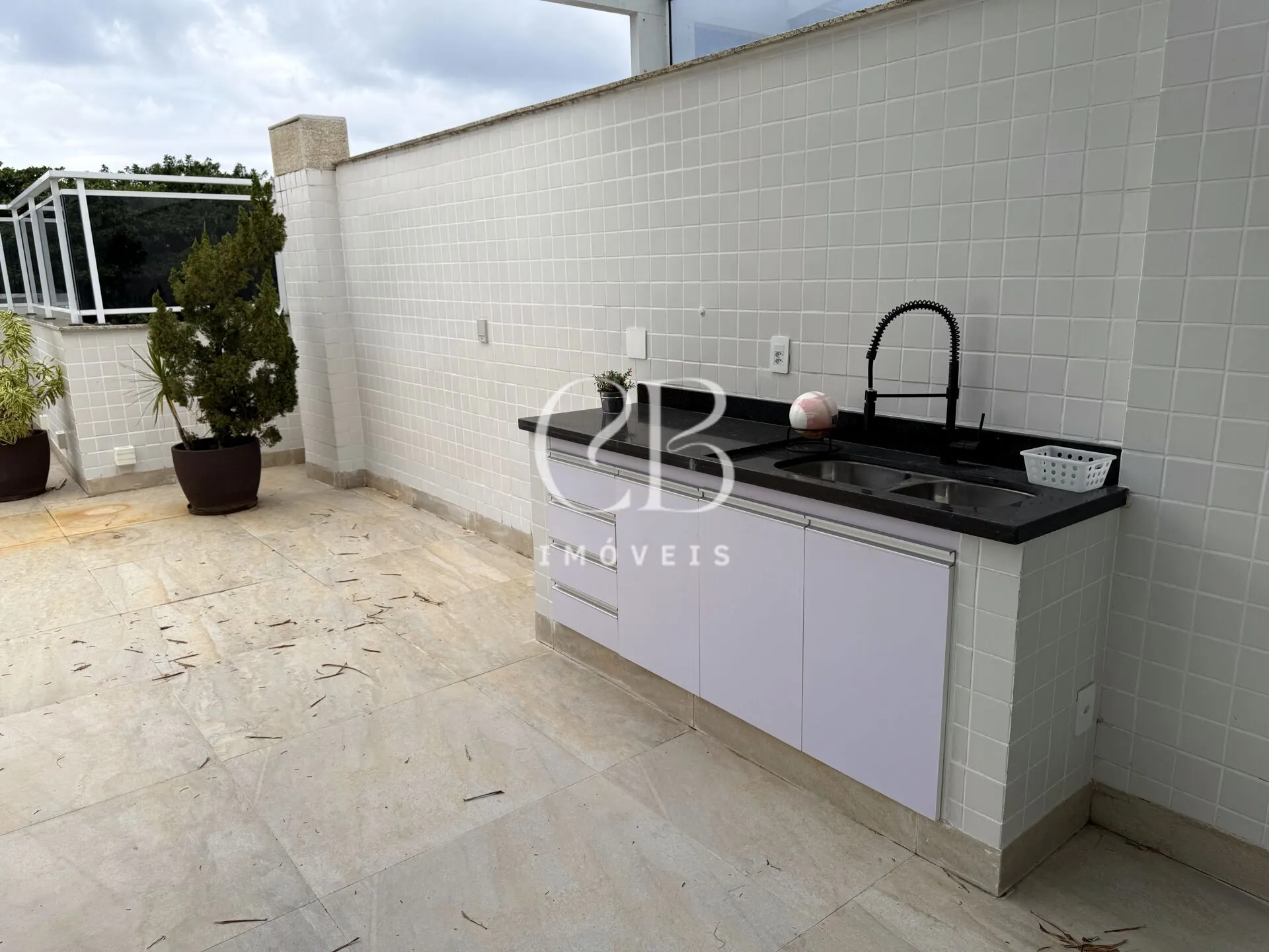 4-bedroom apartment with 5 bathrooms and 3 parking spaces — photo 35