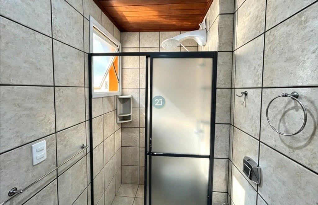 3-bedroom apartment in a building with a pool — photo 15