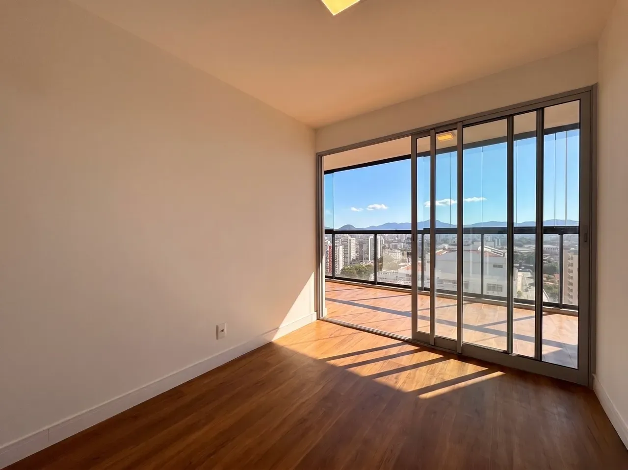 Apartamento de 3 quartos com varanda envidraçada — photo 8