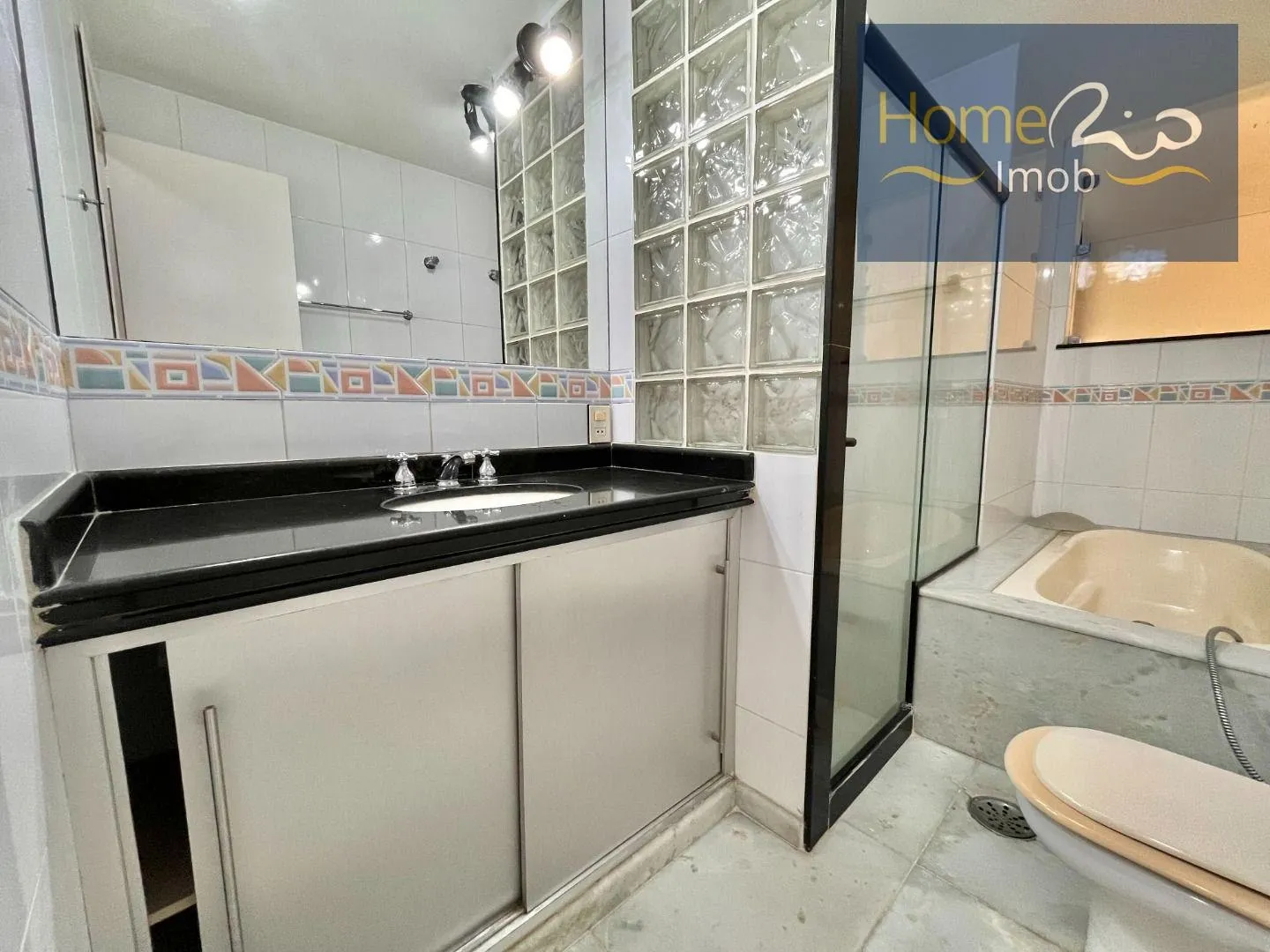 3-bedroom apartment with 2 bathrooms and included parking — photo 24