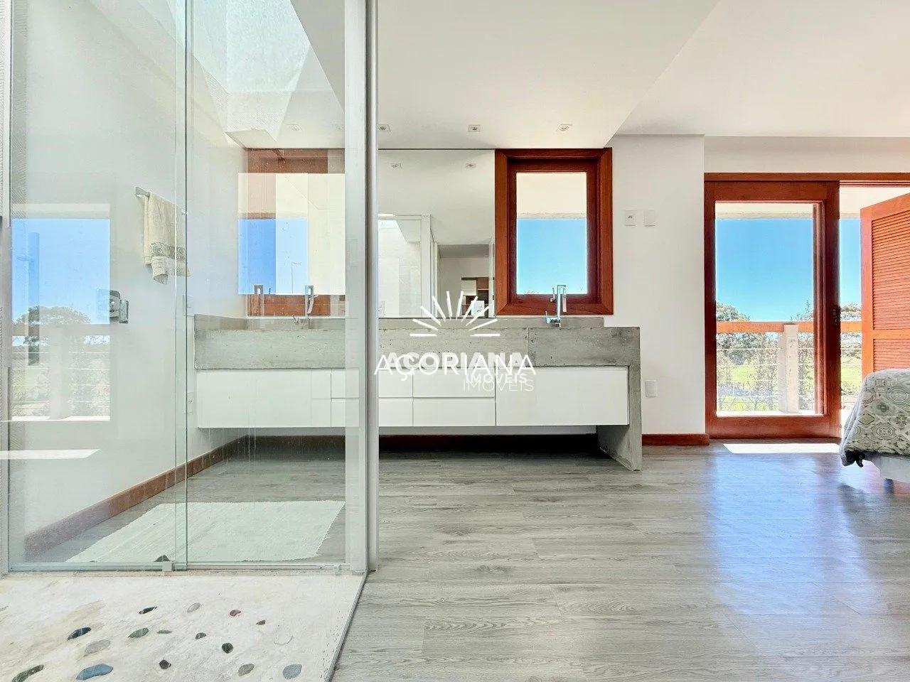 House with open-plan kitchen and 5 bedrooms over 558 m² — photo 75