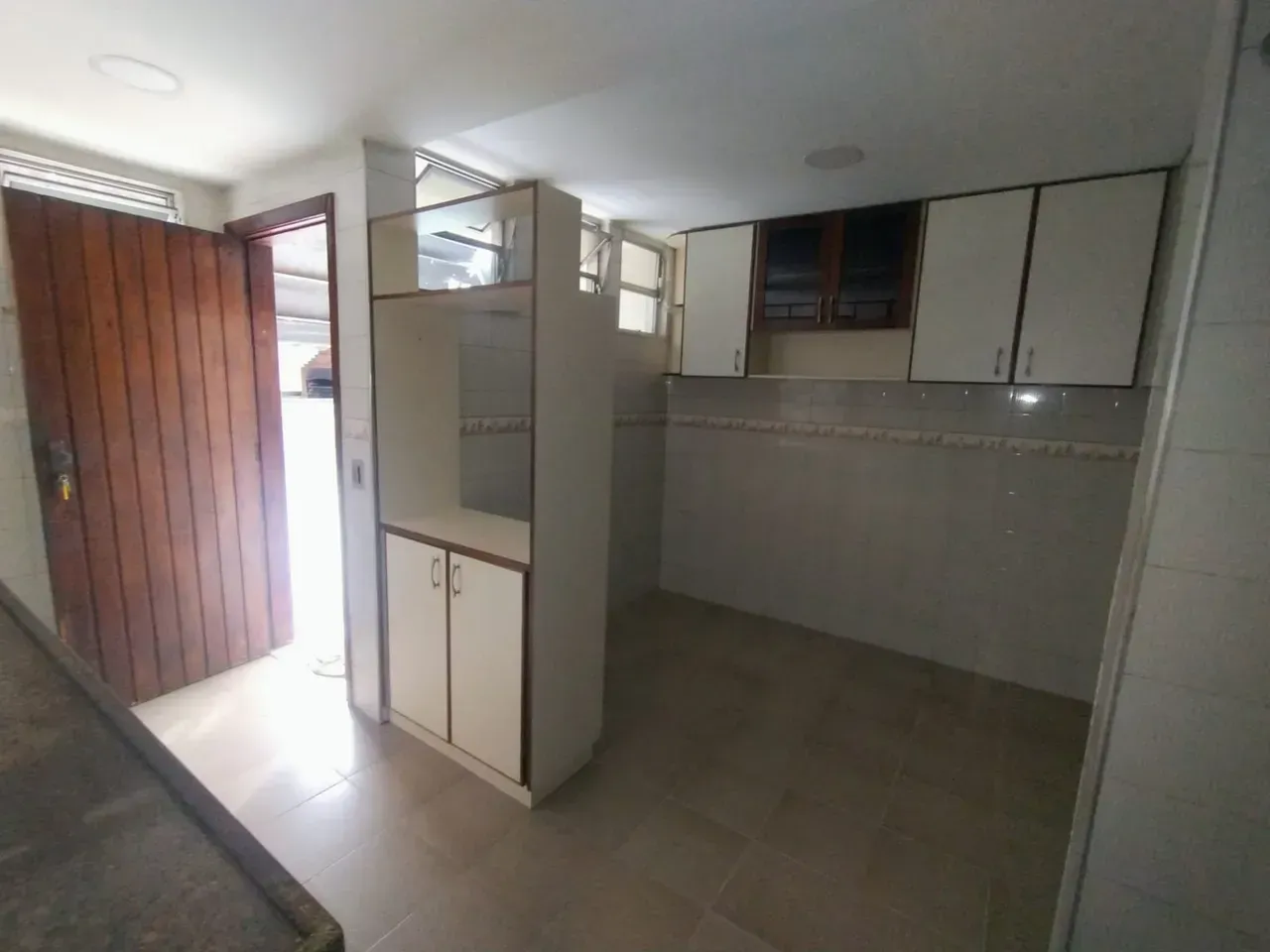 Casa com 4 quartos, 5 banheiros e 4 vagas — photo 2