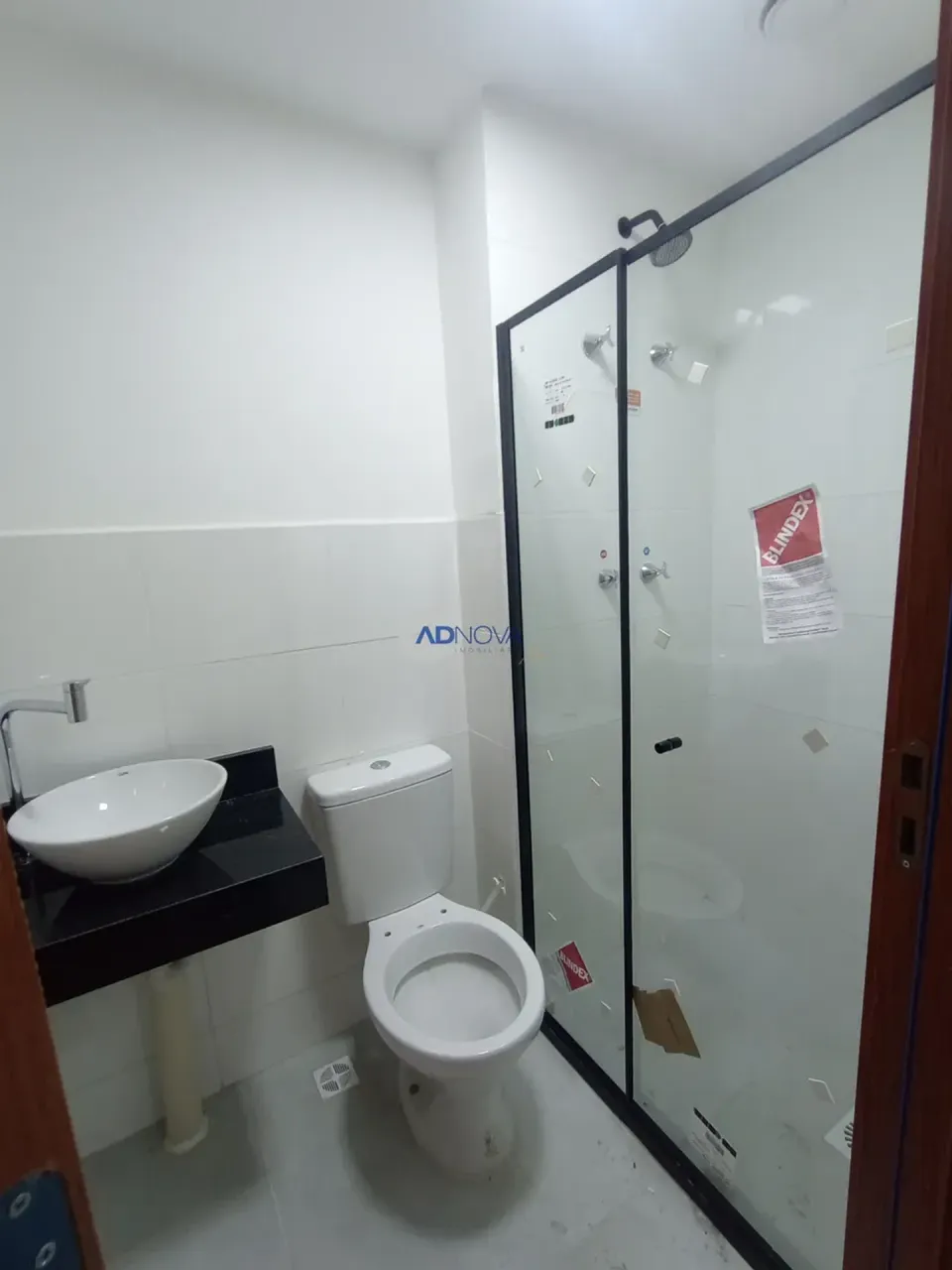 Apartamento de 2 quartos com 40 m² e banheiro moderno — photo 12