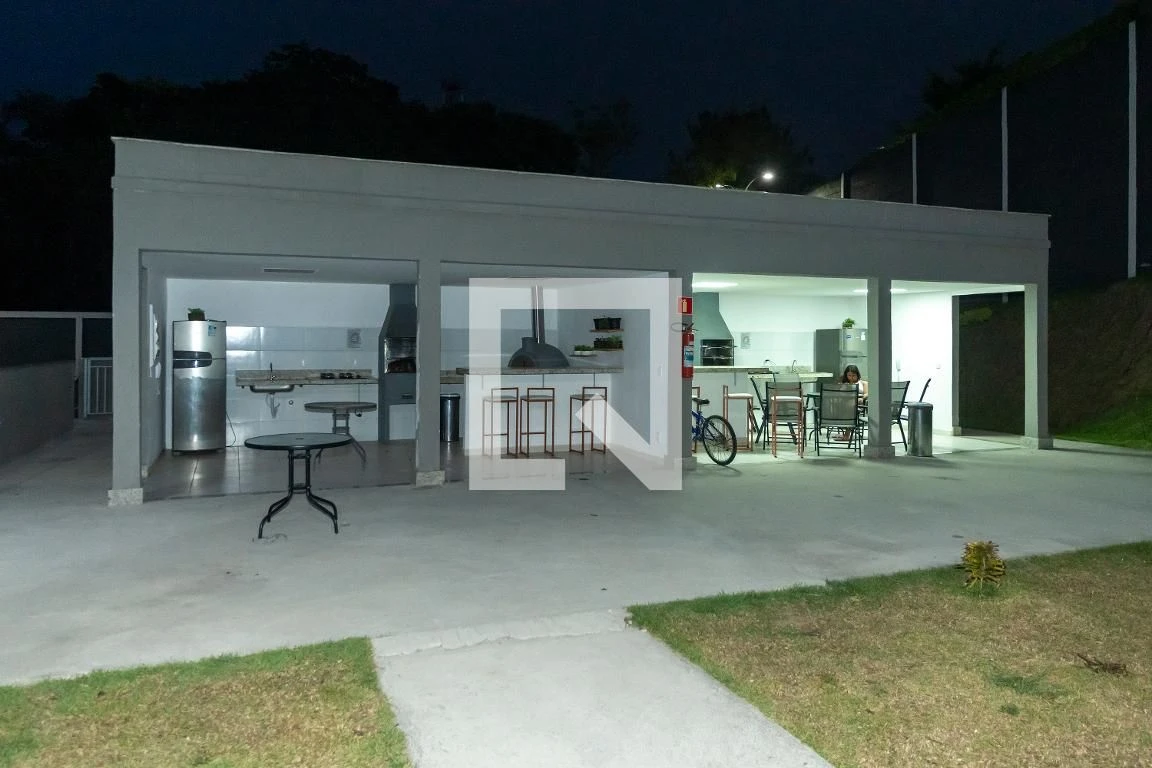 2-bedroom apartment in a building with a gym — photo 2