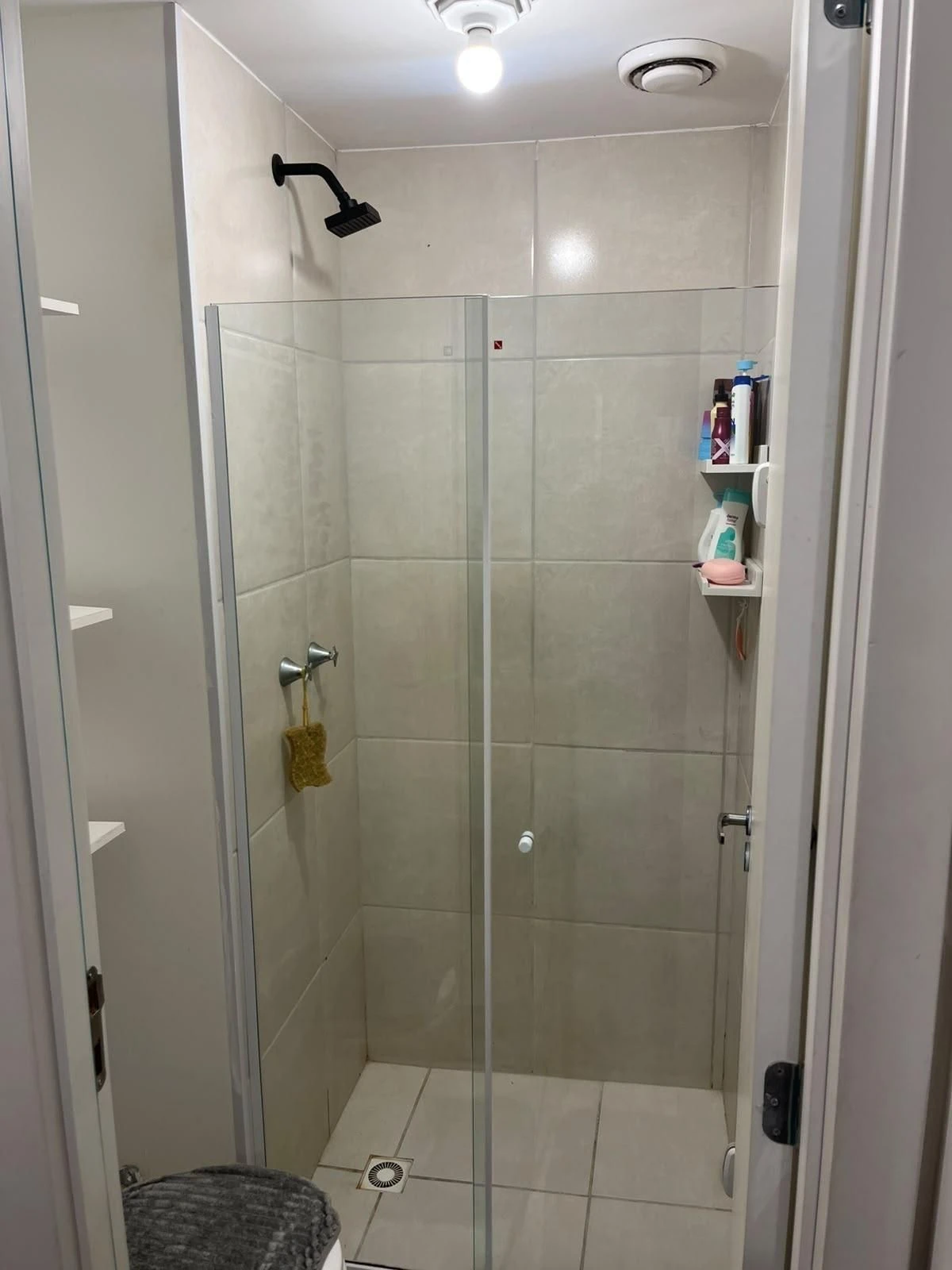 2-bedroom apartment in a building with a gym — photo 30