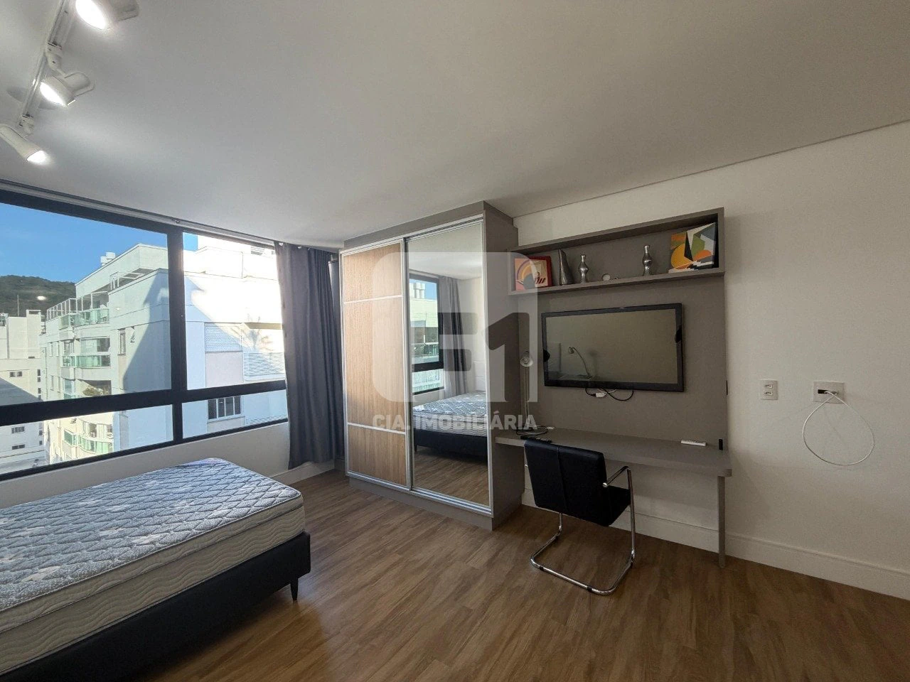 Apartamento amueblado de 1 dormitorio con cocina integrada — photo 3