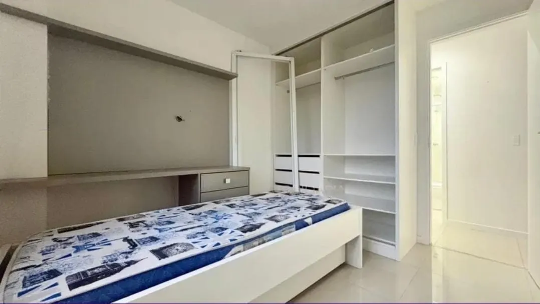 Apartamento mobiliado com 3 dormitórios e vaga para 2 carros — photo 4