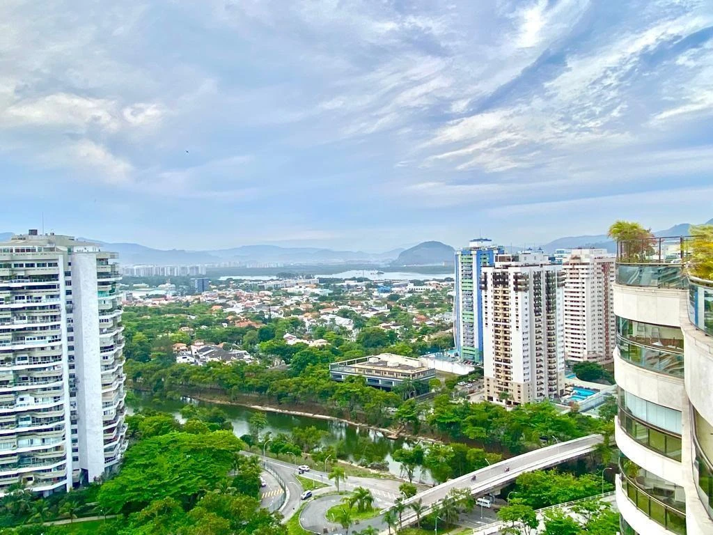 Furnished penthouse with balcony and open-plan kitchen — photo 11
