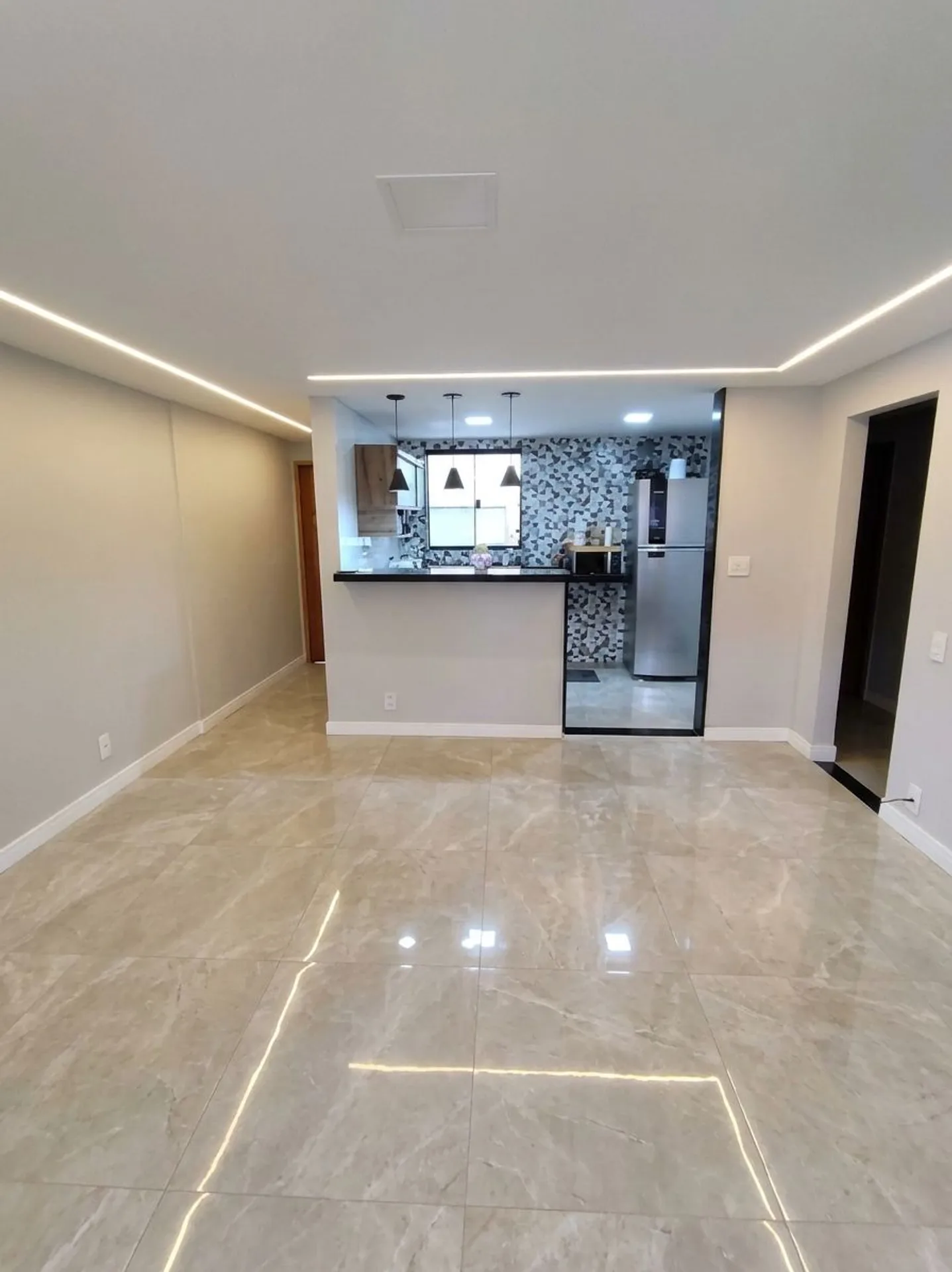 Glass-enclosed balcony in a 2-bedroom house, 100 m²