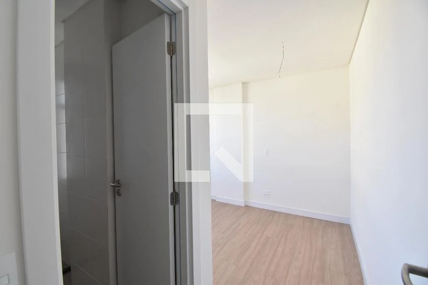 Apartment with 2 bedrooms, balcony and 1 parking spot — photo 10