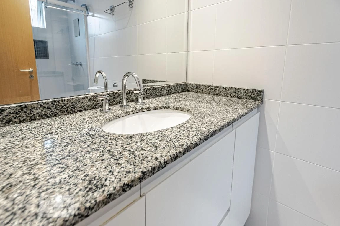Washing machine in a one-bedroom apartment, 24 m² — photo 15