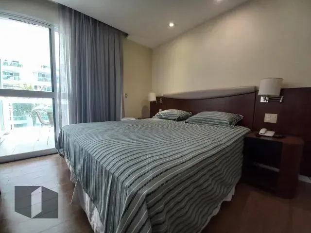 Furnished 1-bedroom apartment with enclosed balcony — photo 9