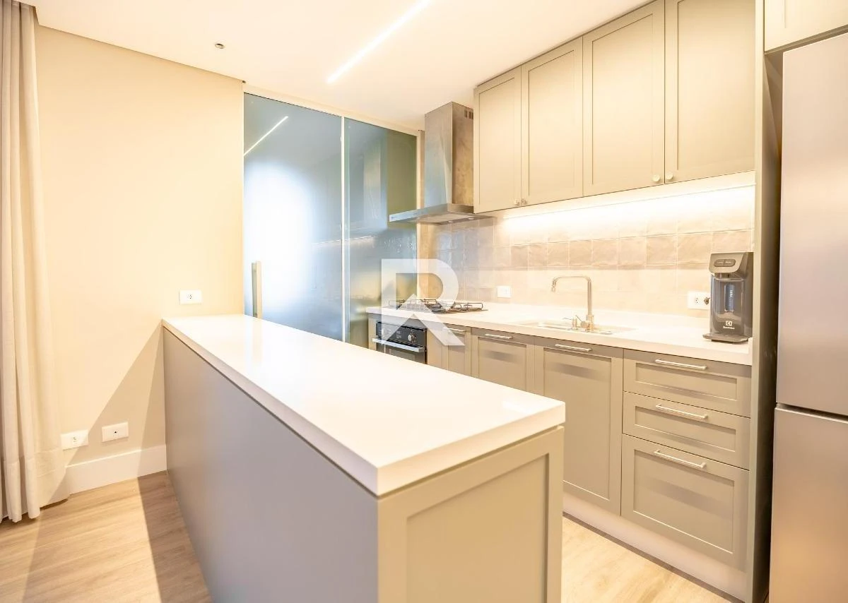 Furnished apartment, 87 m², with a glass-enclosed balcony — photo 8