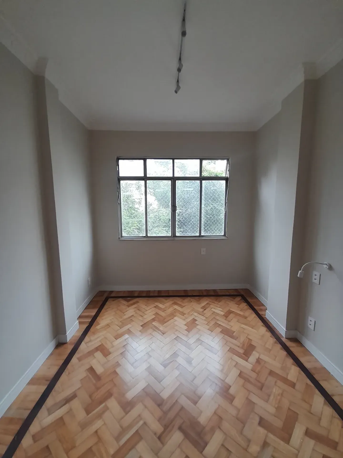 2-bedroom apartment with a park view — photo 20