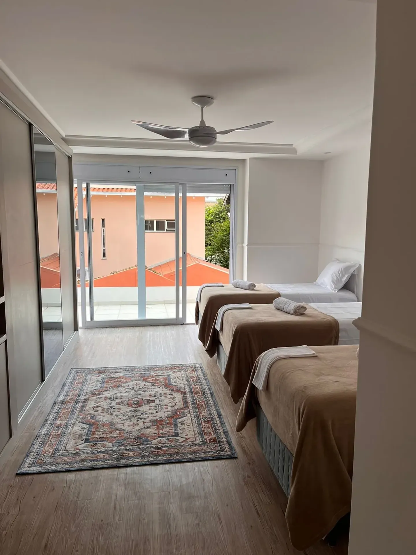 Furnished house with 5 en-suite bedrooms — photo 20