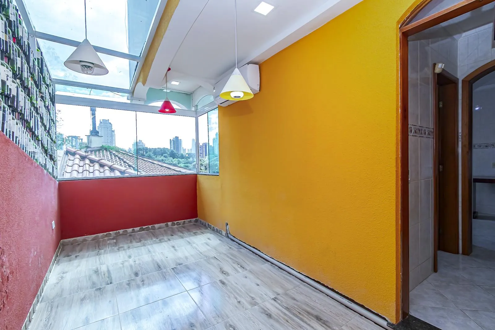 3-bedroom house with a separate kitchen and gas stove — photo 14
